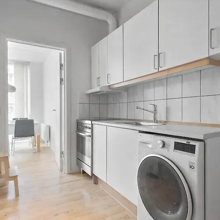 Spacious 2br In Center 公寓 *