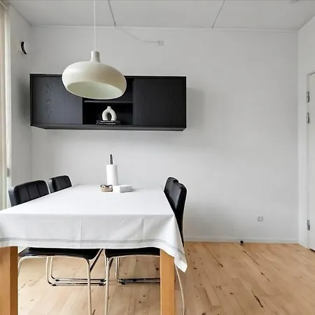 Spacious 2br In Center *