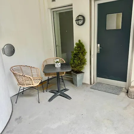 Spacious 2br In Center *